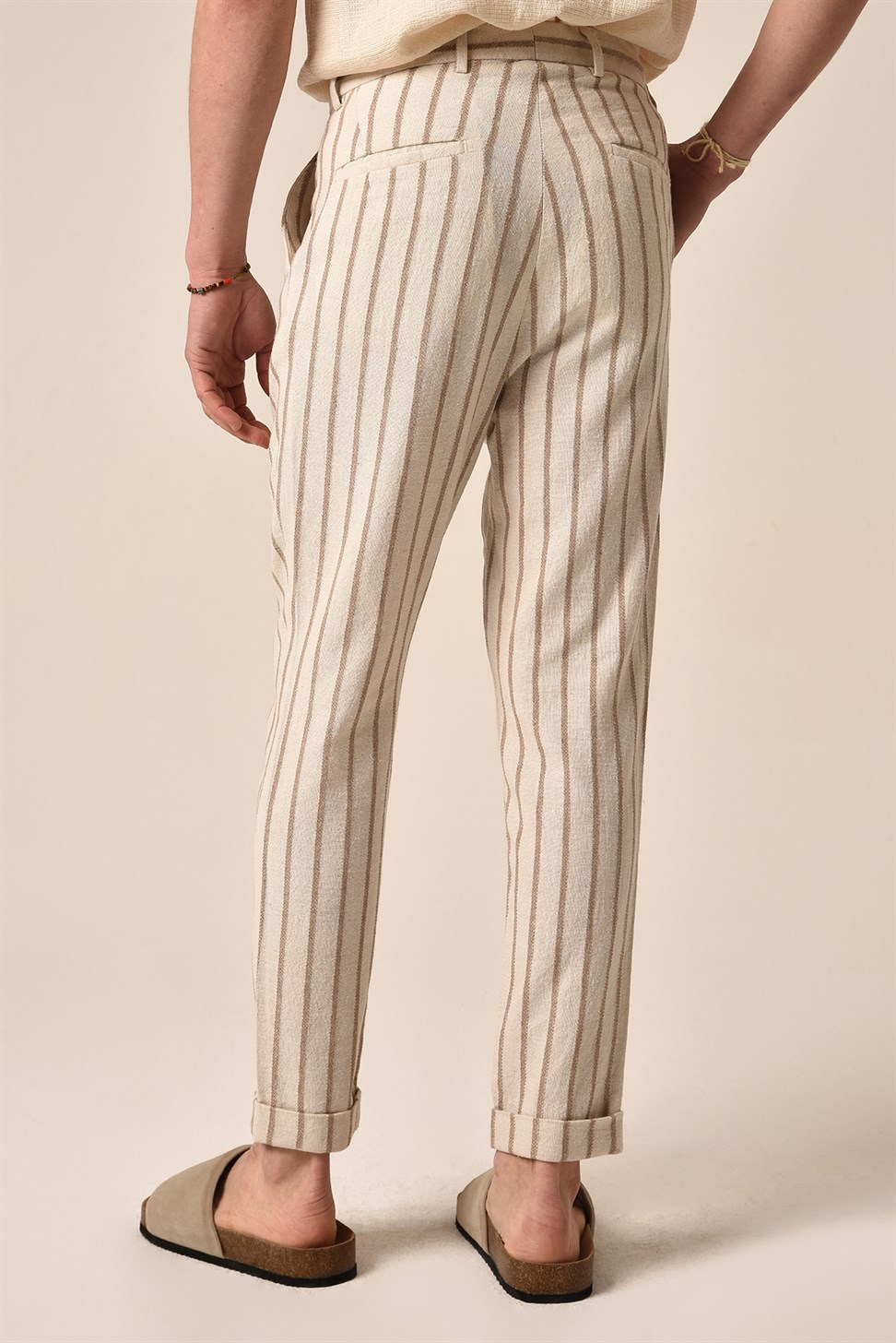 بنطلون كتان مخطط برباط على الخصر