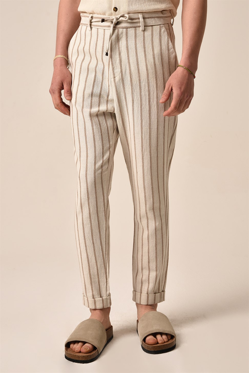 بنطلون كتان مخطط برباط على الخصر