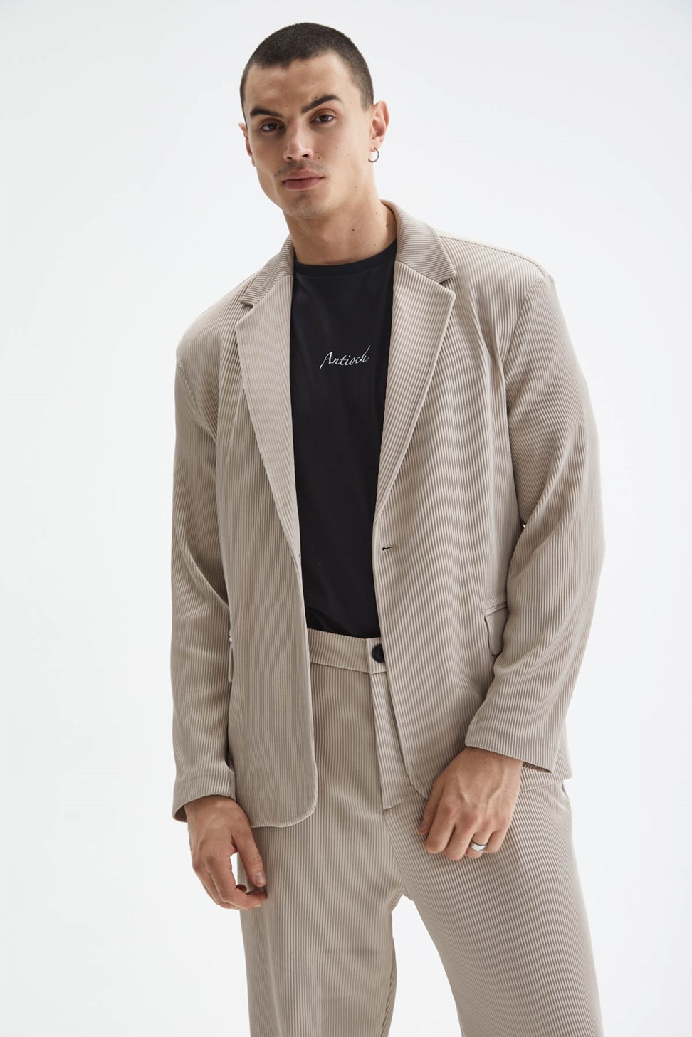 بدلة رجالية مضلعة كبيرة الحجم