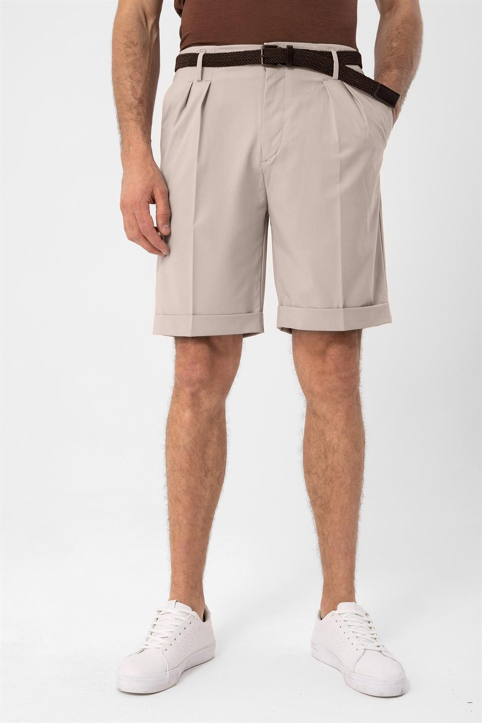 شورت مطوي بتفاصيل حزام