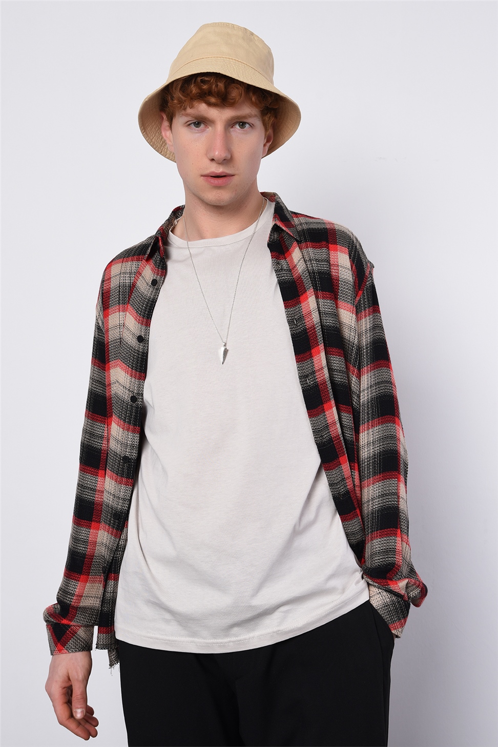 تي شيرت موديل Düz الأساسي كبير الحجم