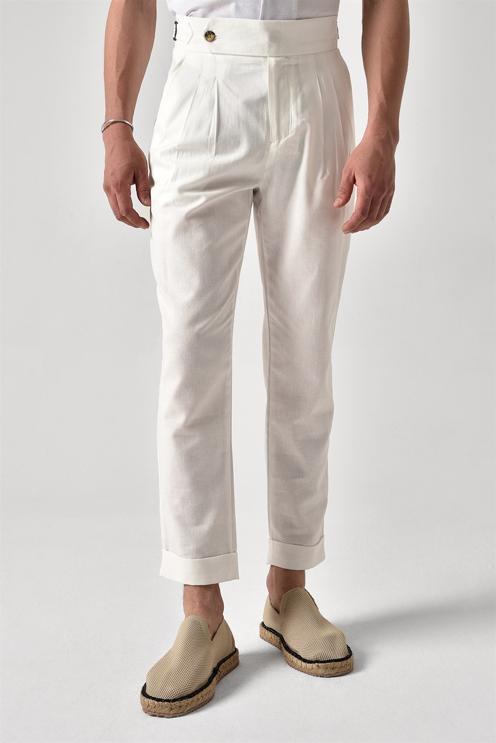 بنطلون كتان عالي الخصر مزين بحزام