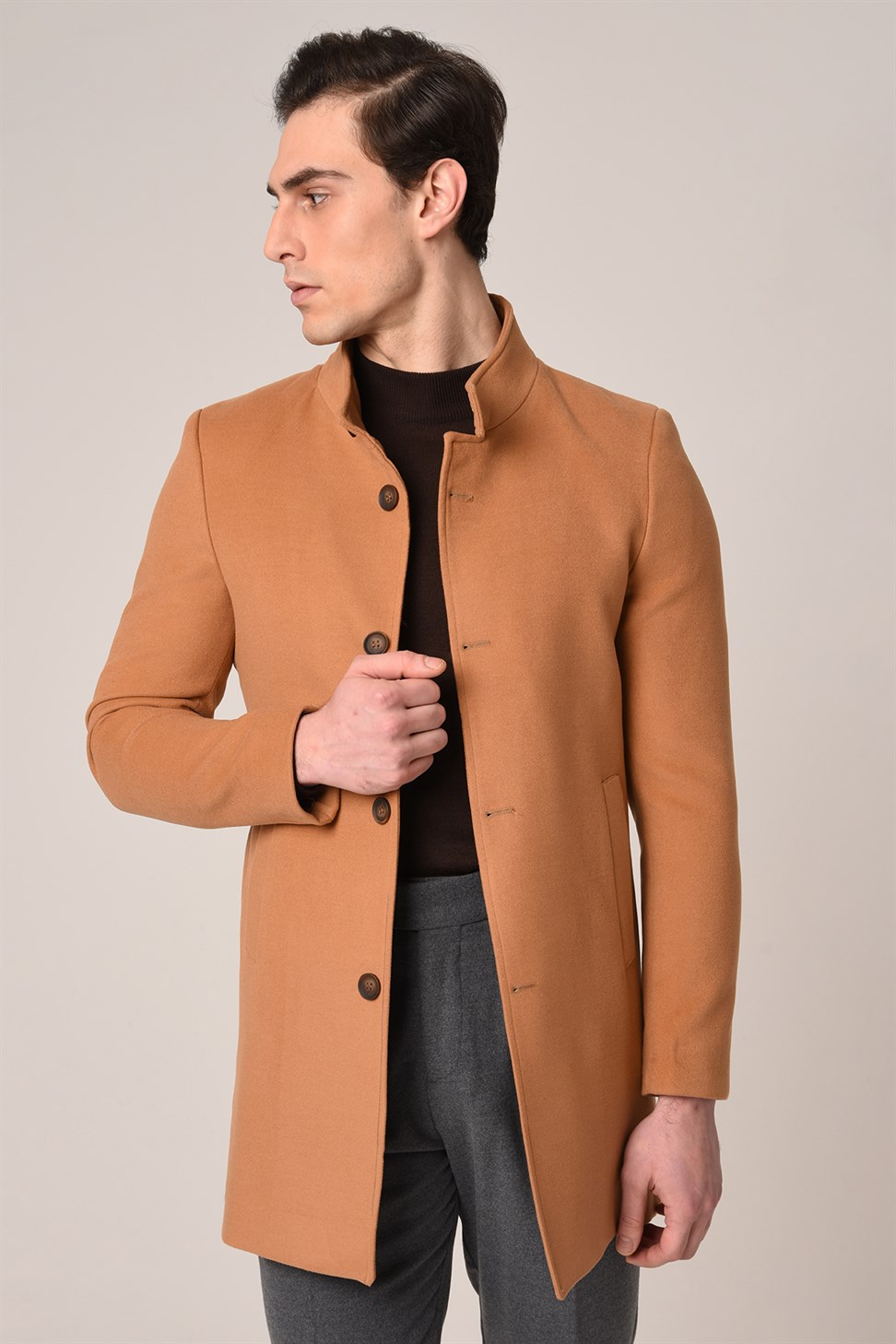 معطف مستقيم الياقة سليم صالح للرجال