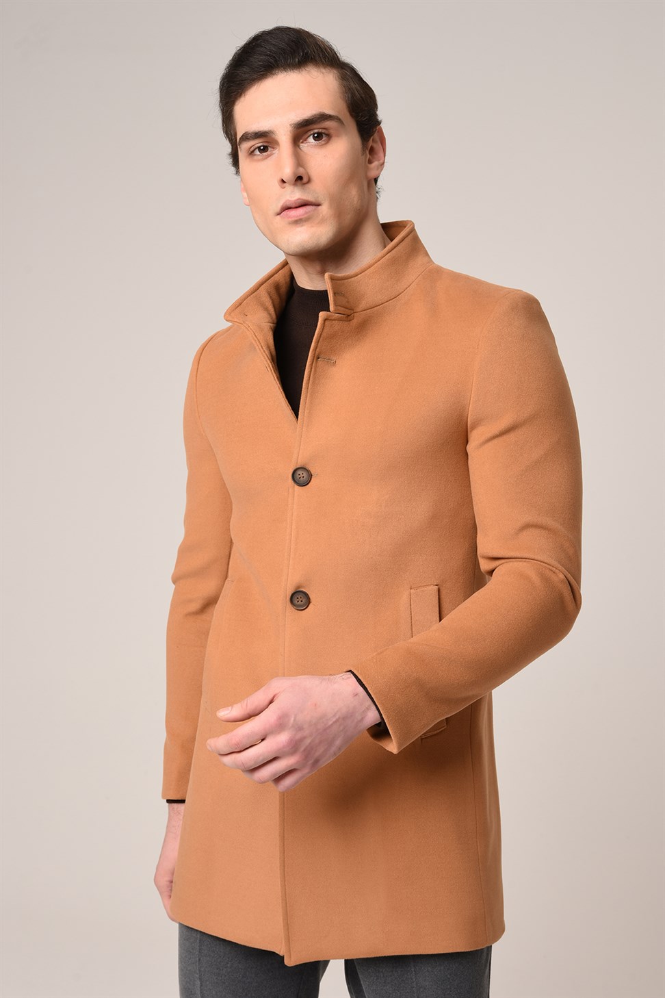 معطف مستقيم الياقة سليم صالح للرجال