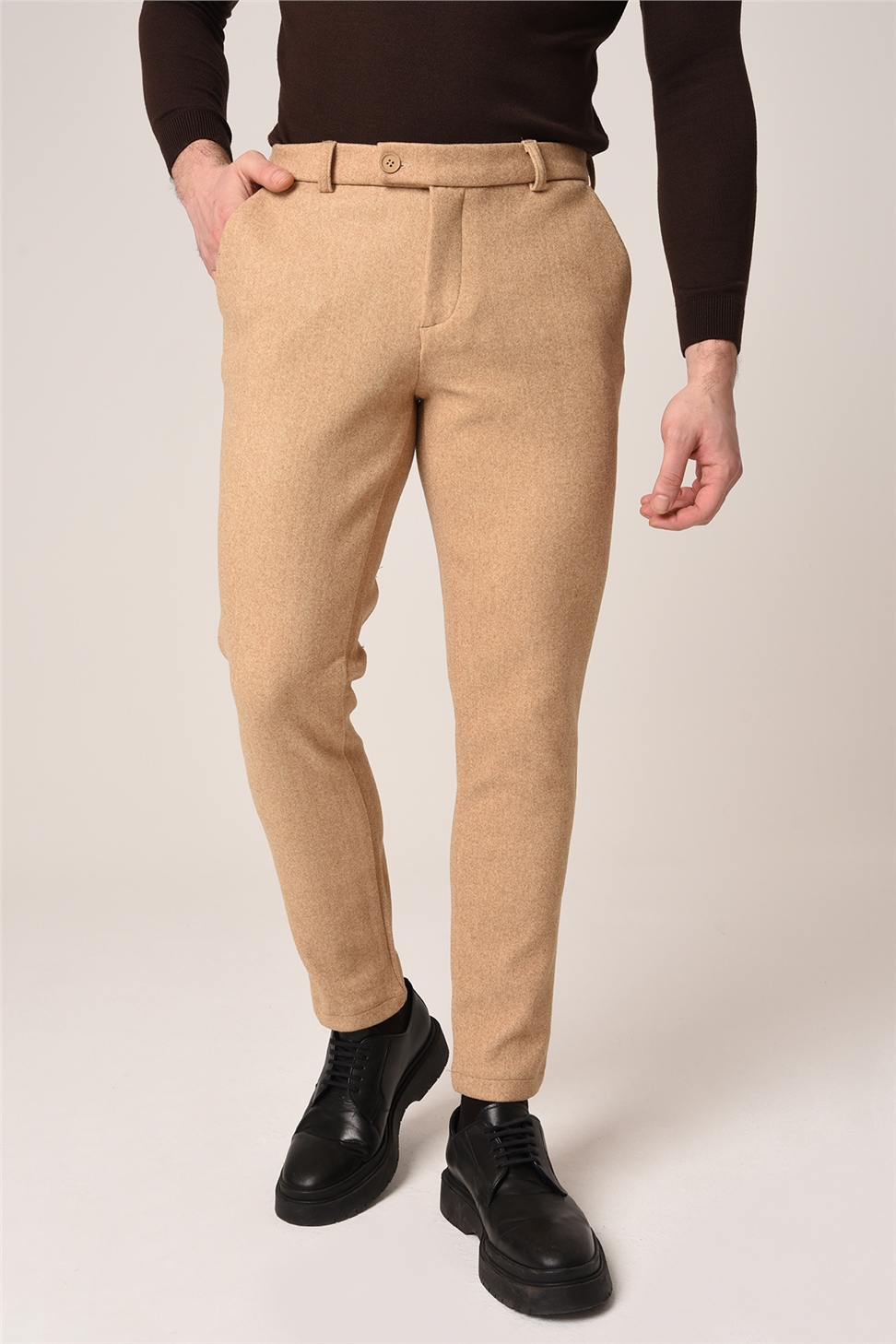 بنطال كاشيه بقصة ضيقة للرجال