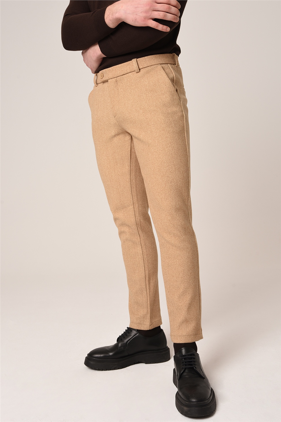 بنطال كاشيه بقصة ضيقة للرجال