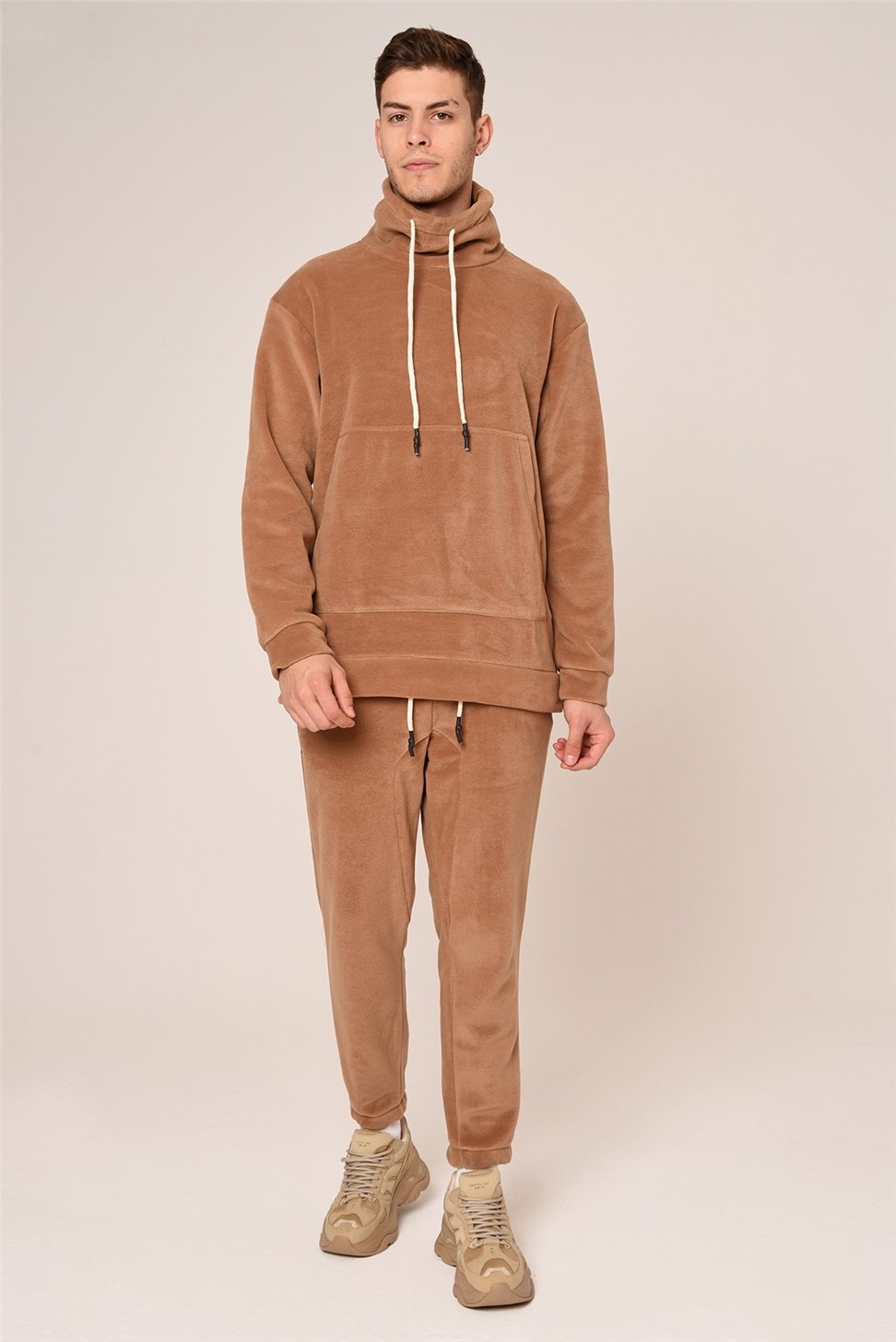 طقم رياضي من الصوف المخلوط للرجال