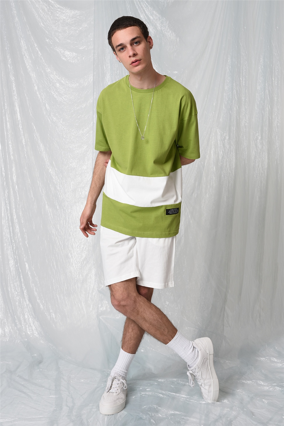 تي شيرت مخطط أحادي اللون كبير الحجم