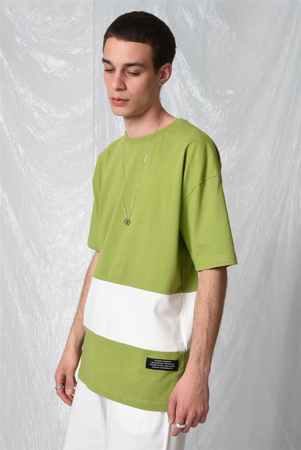 تي شيرت مخطط أحادي اللون كبير الحجم