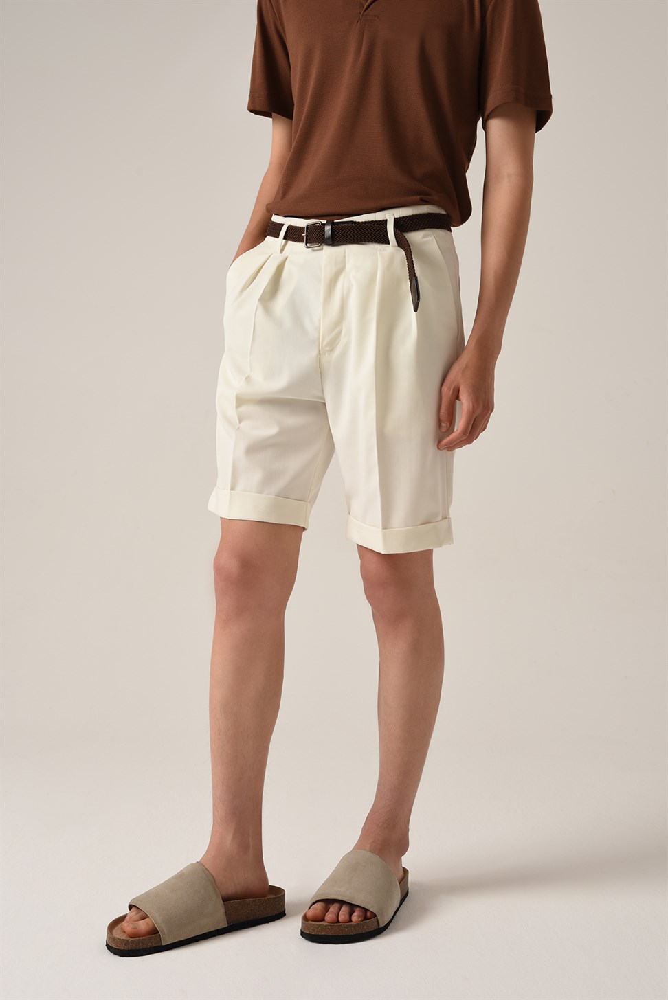 شورت مطوي بتفاصيل حزام