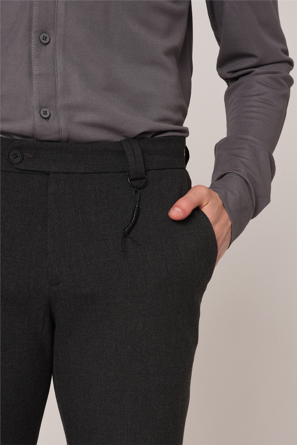 بنطال إكسسوار بقصة ضيقة للرجال