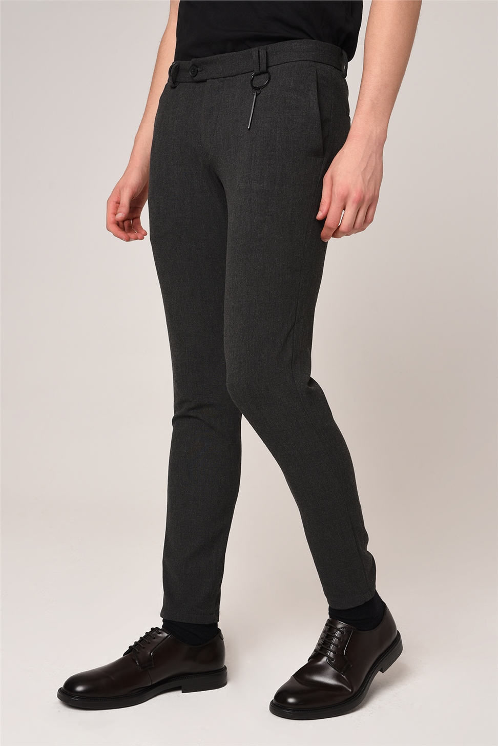 بنطال قطني بقصة ضيقة للرجال