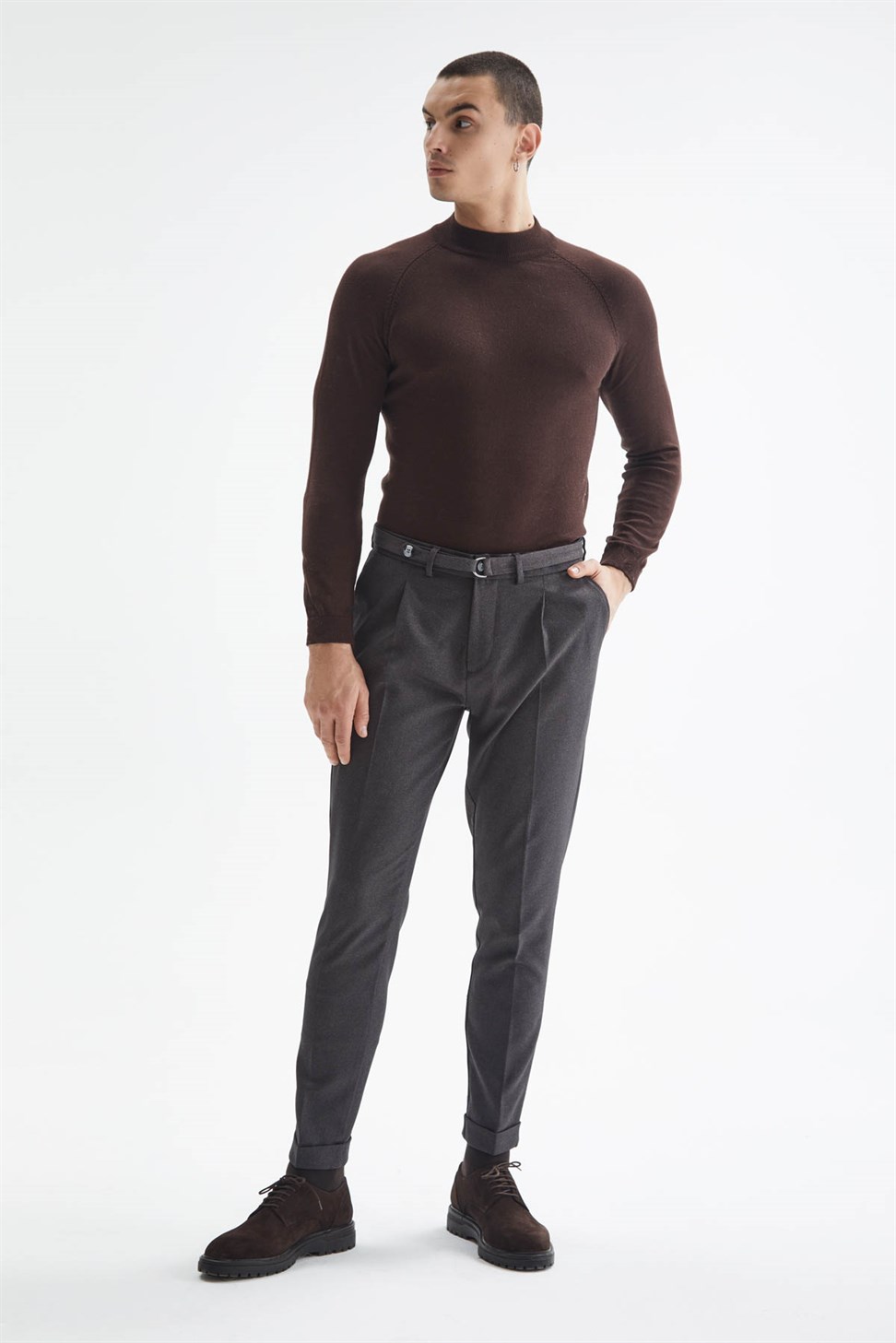 بنطلون مطوي بحزام عالي الخصر