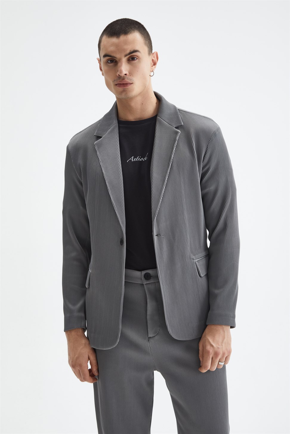 بدلة رجالية مضلعة كبيرة الحجم