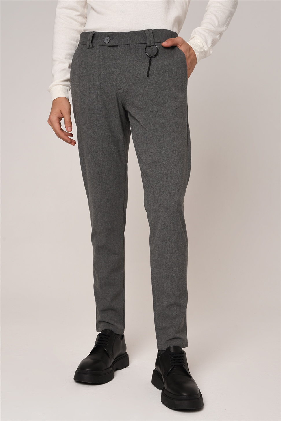 بنطال قطني بقصة ضيقة للرجال