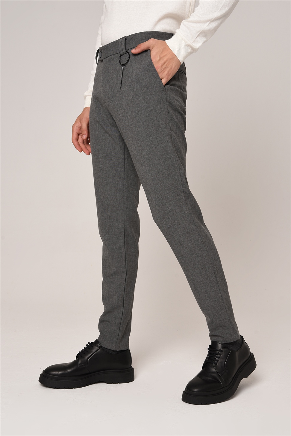 بنطال قطني بقصة ضيقة للرجال