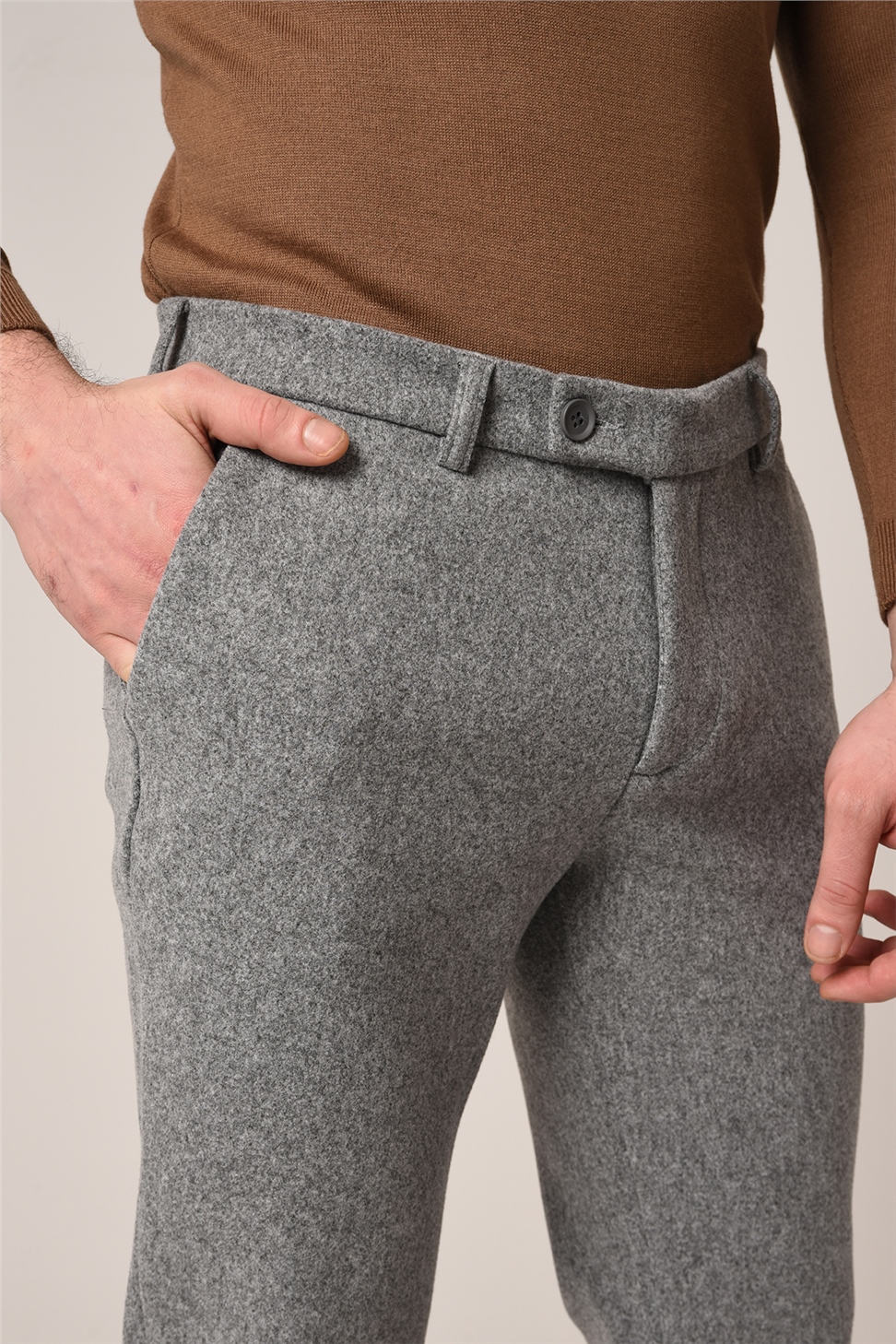 بنطال كاشيه بقصة ضيقة للرجال