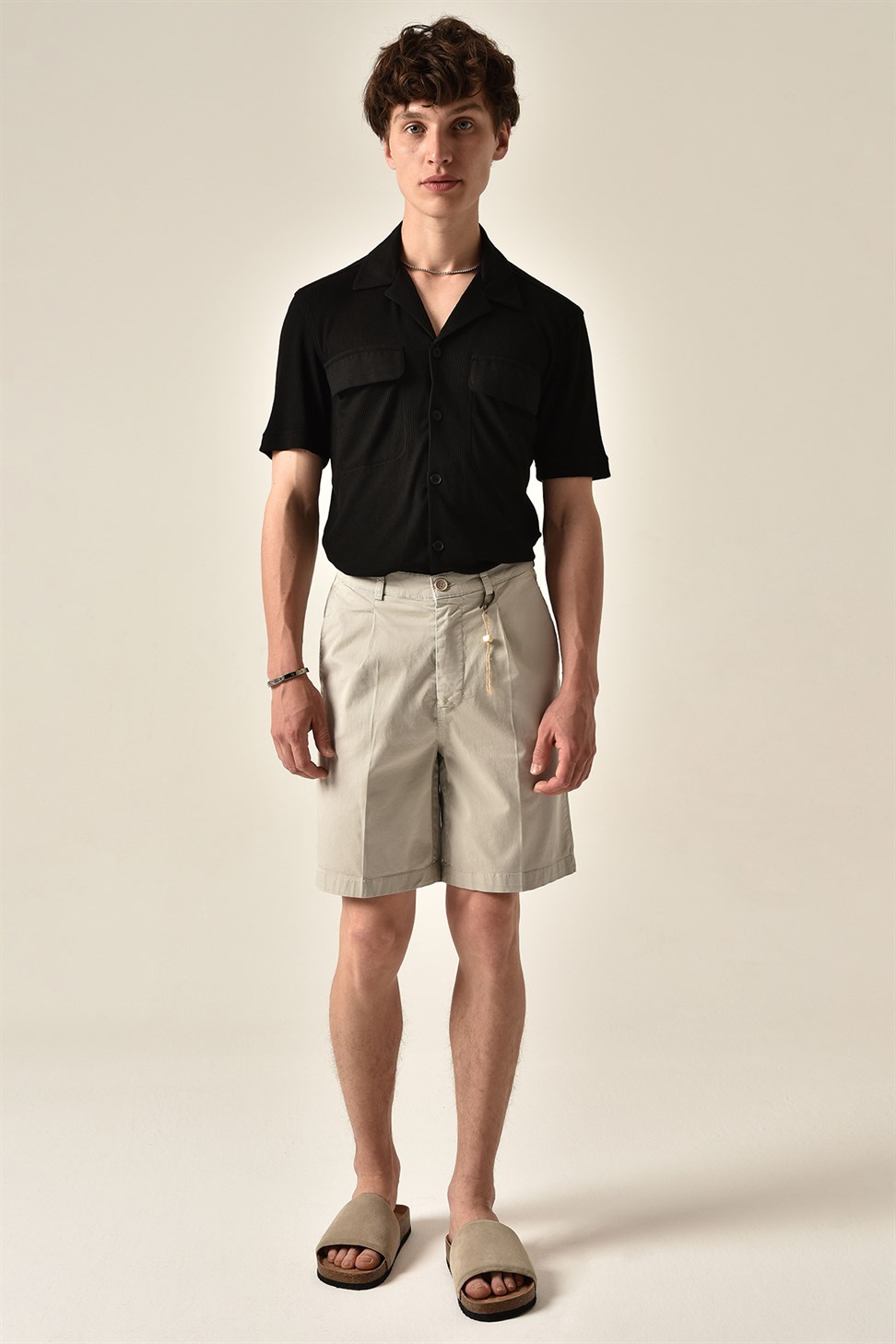 عادية تناسب شورتات رجالية مطوي