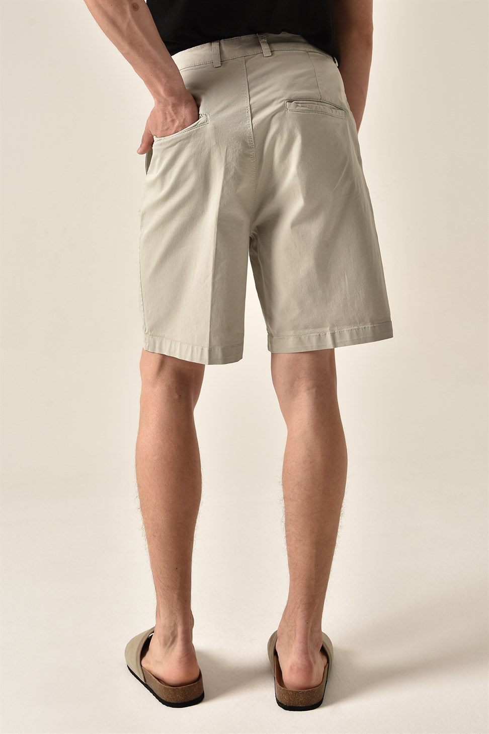عادية تناسب شورتات رجالية مطوي