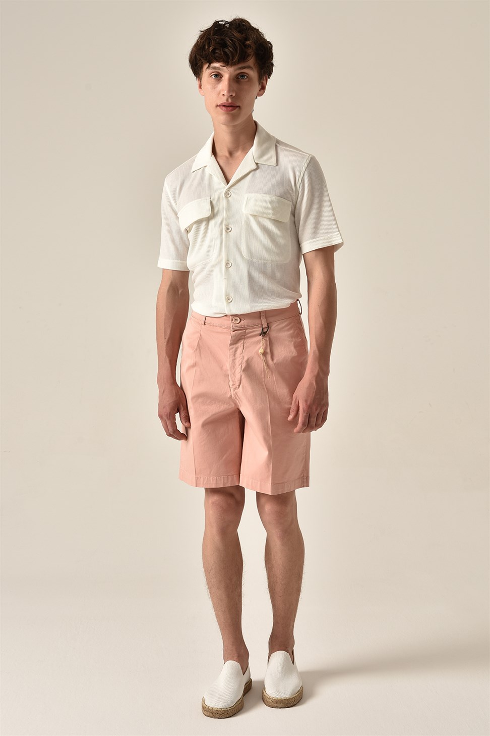 عادية تناسب شورتات رجالية مطوي