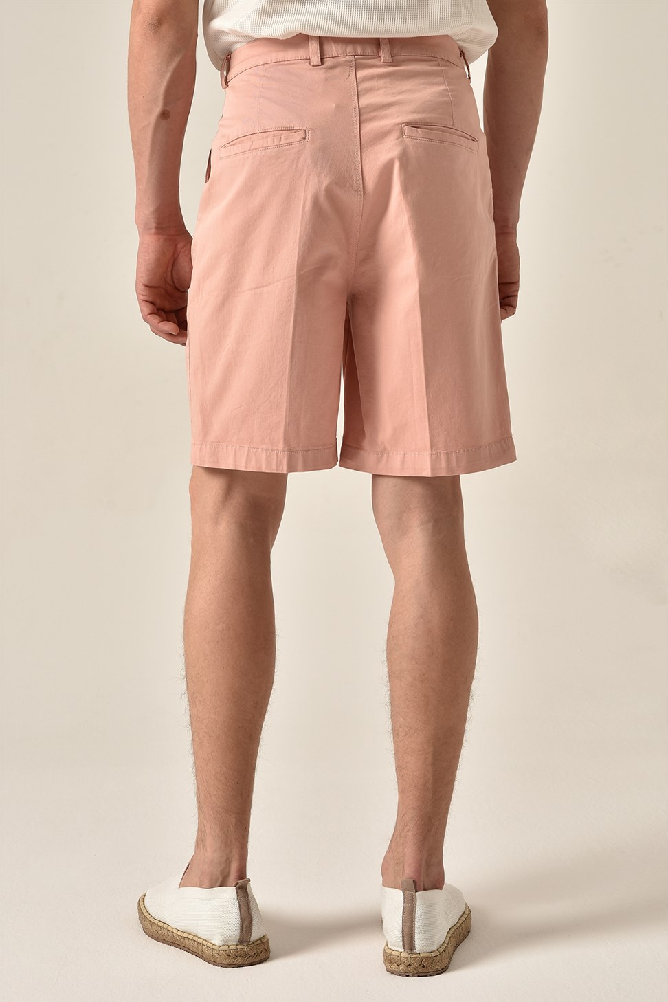 عادية تناسب شورتات رجالية مطوي