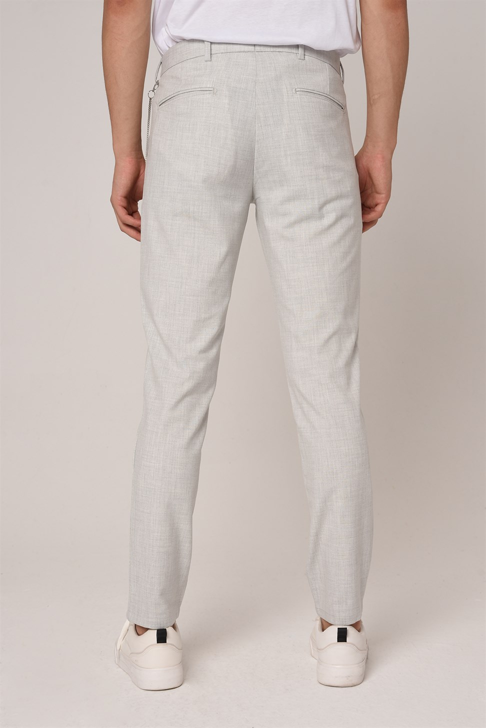 بنطال قماشي ذو قصة ضيقة للرجال