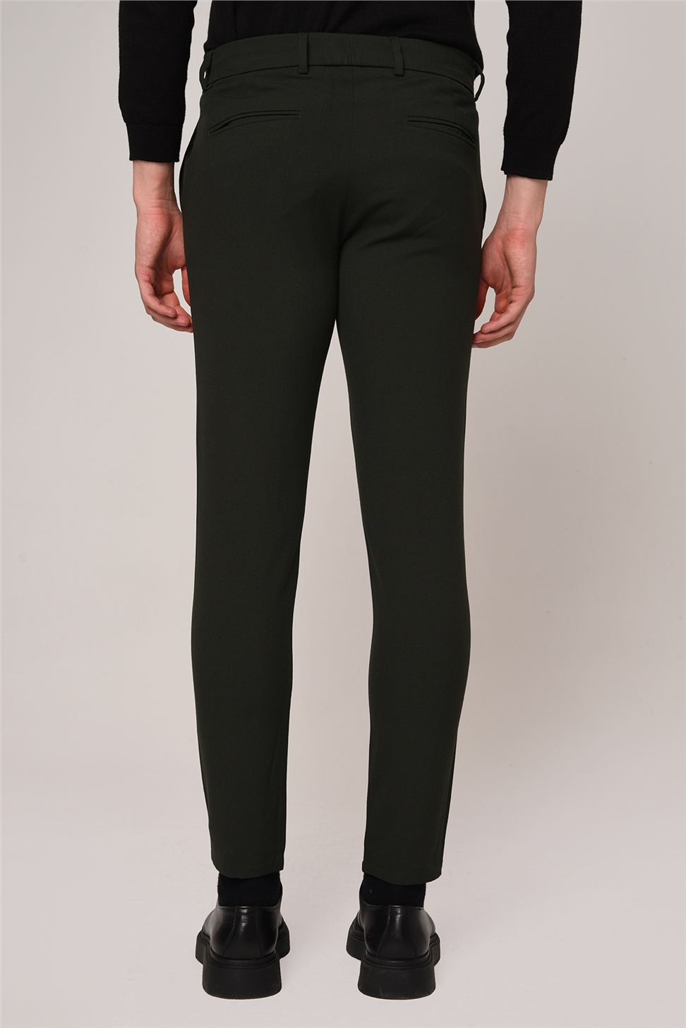 بنطال قطني بقصة ضيقة للرجال