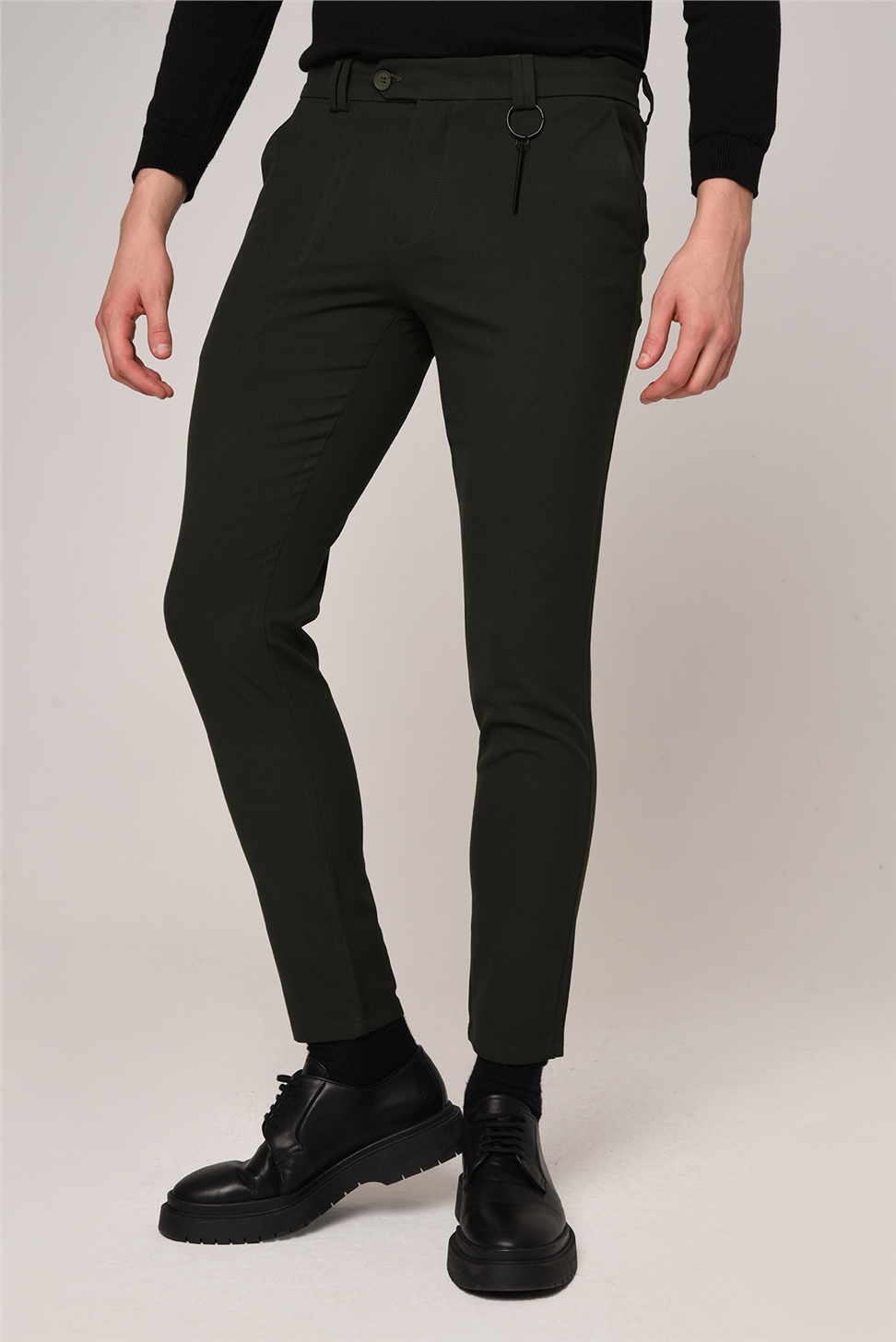 بنطال قطني بقصة ضيقة للرجال