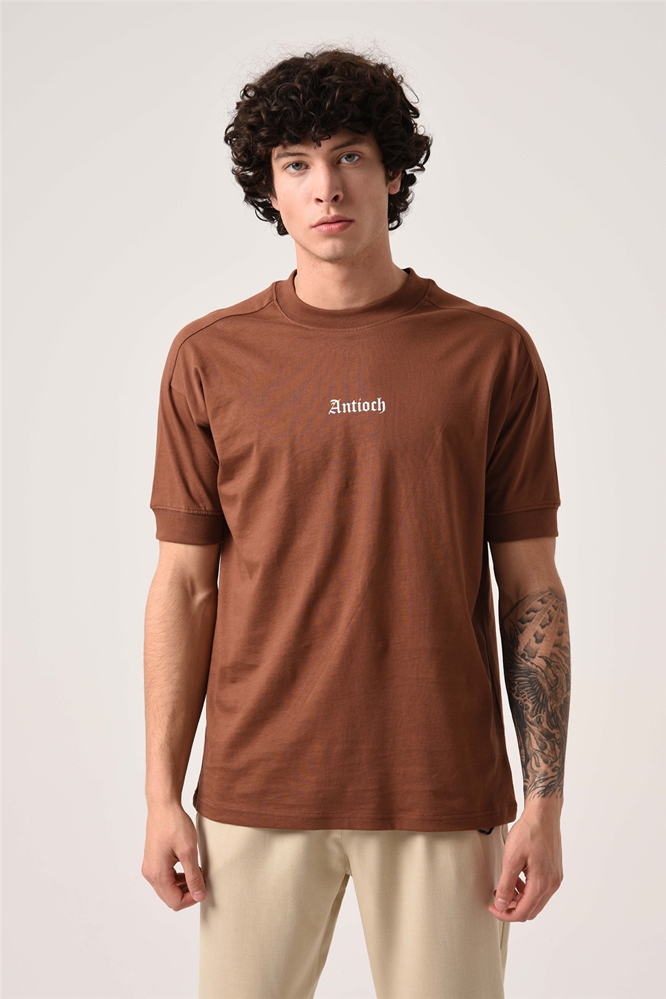 تي شيرت أنطاكية كبير الحجم مطبوع