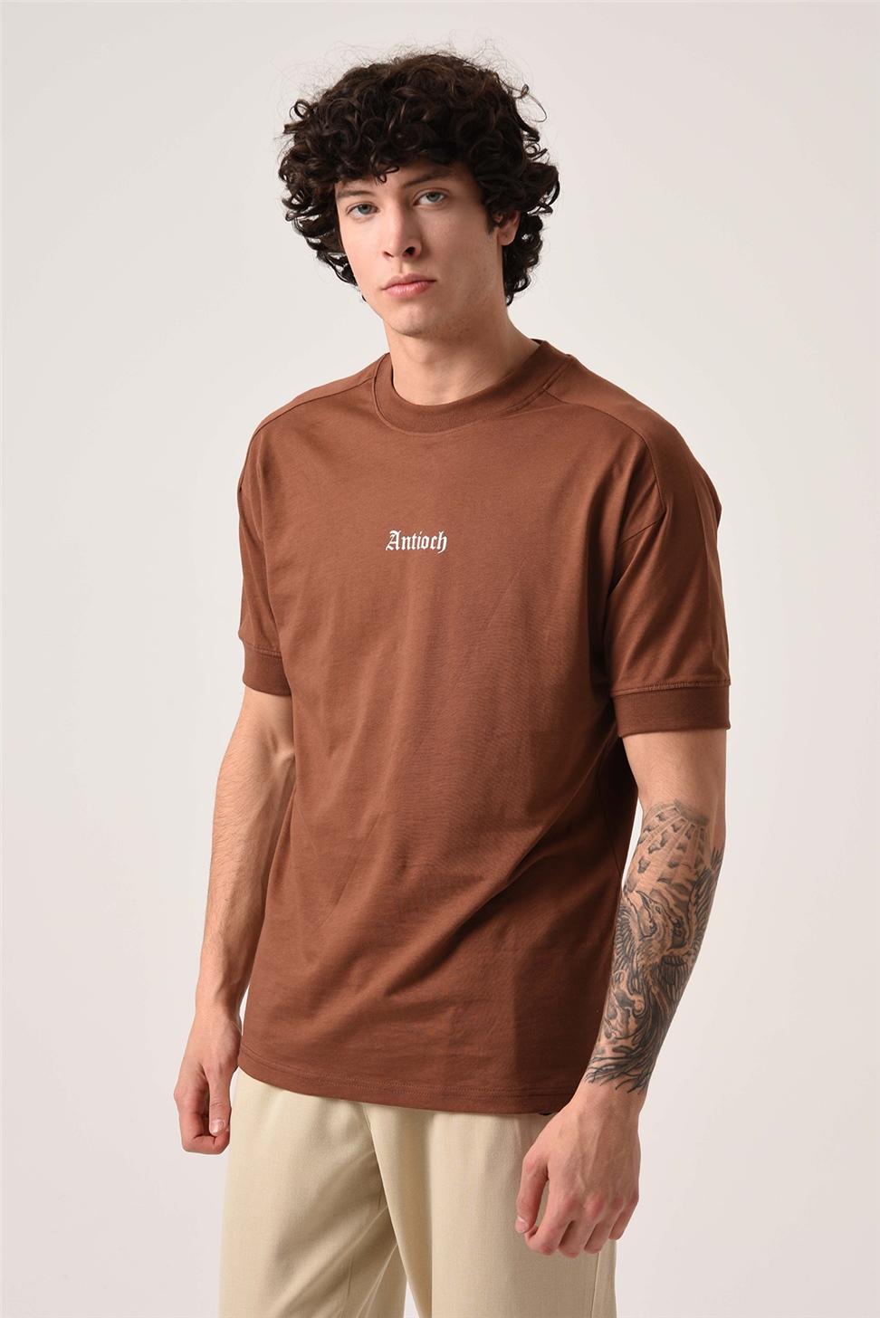 تي شيرت أنطاكية كبير الحجم مطبوع