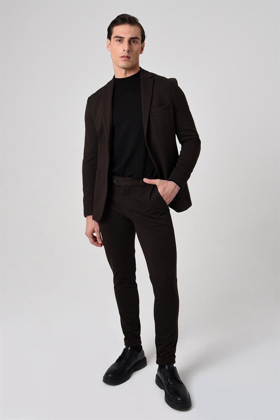 بنطال ذو قصة ضيقة للرجال بساقين مزدوجة