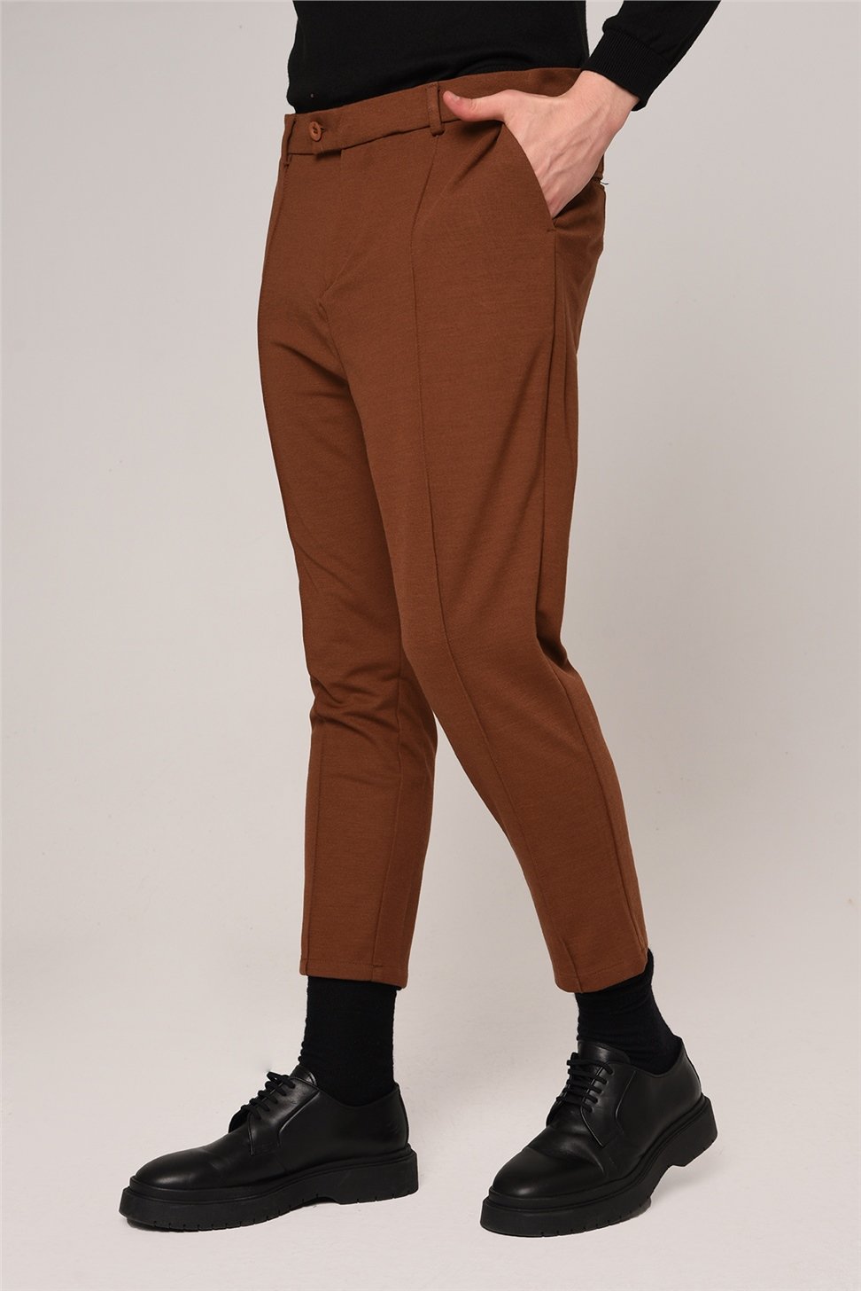 بنطال مخطط بقصة عادية للرجال