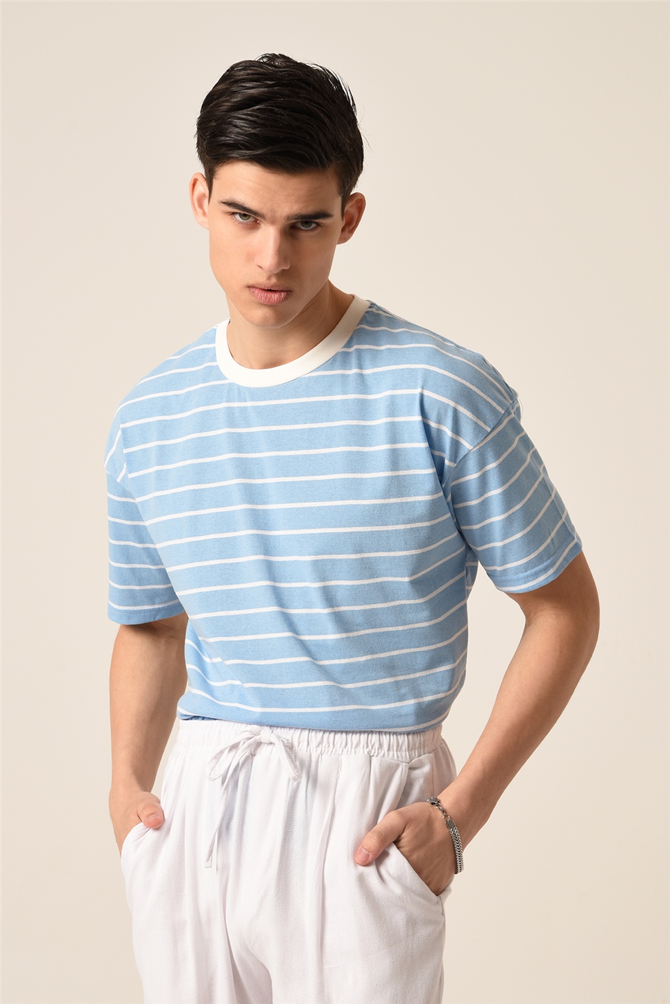 تي شيرت مخطط كبير الحجم