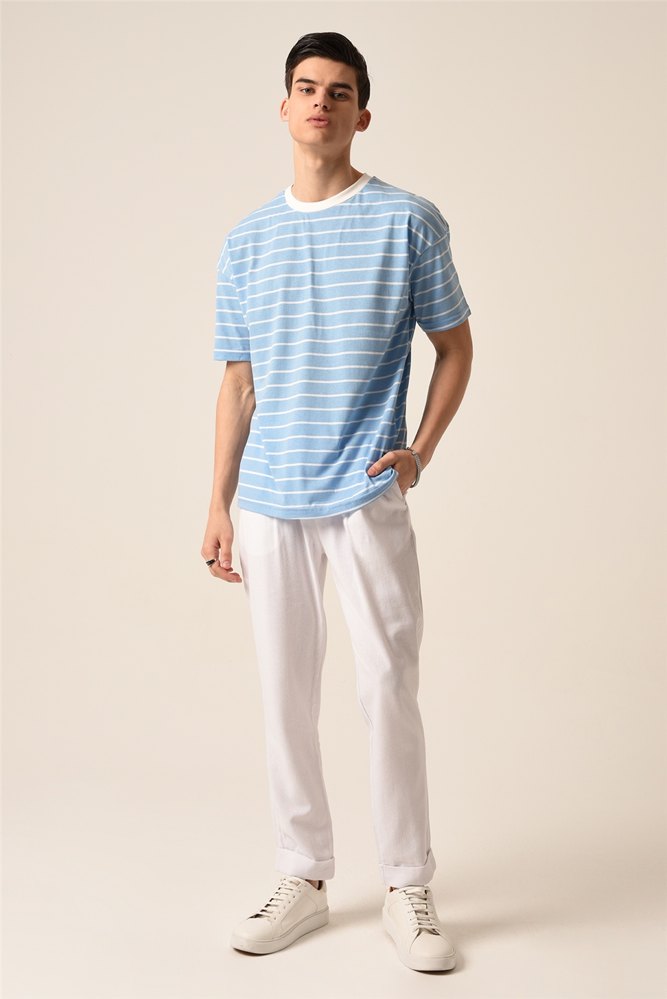 تي شيرت مخطط كبير الحجم