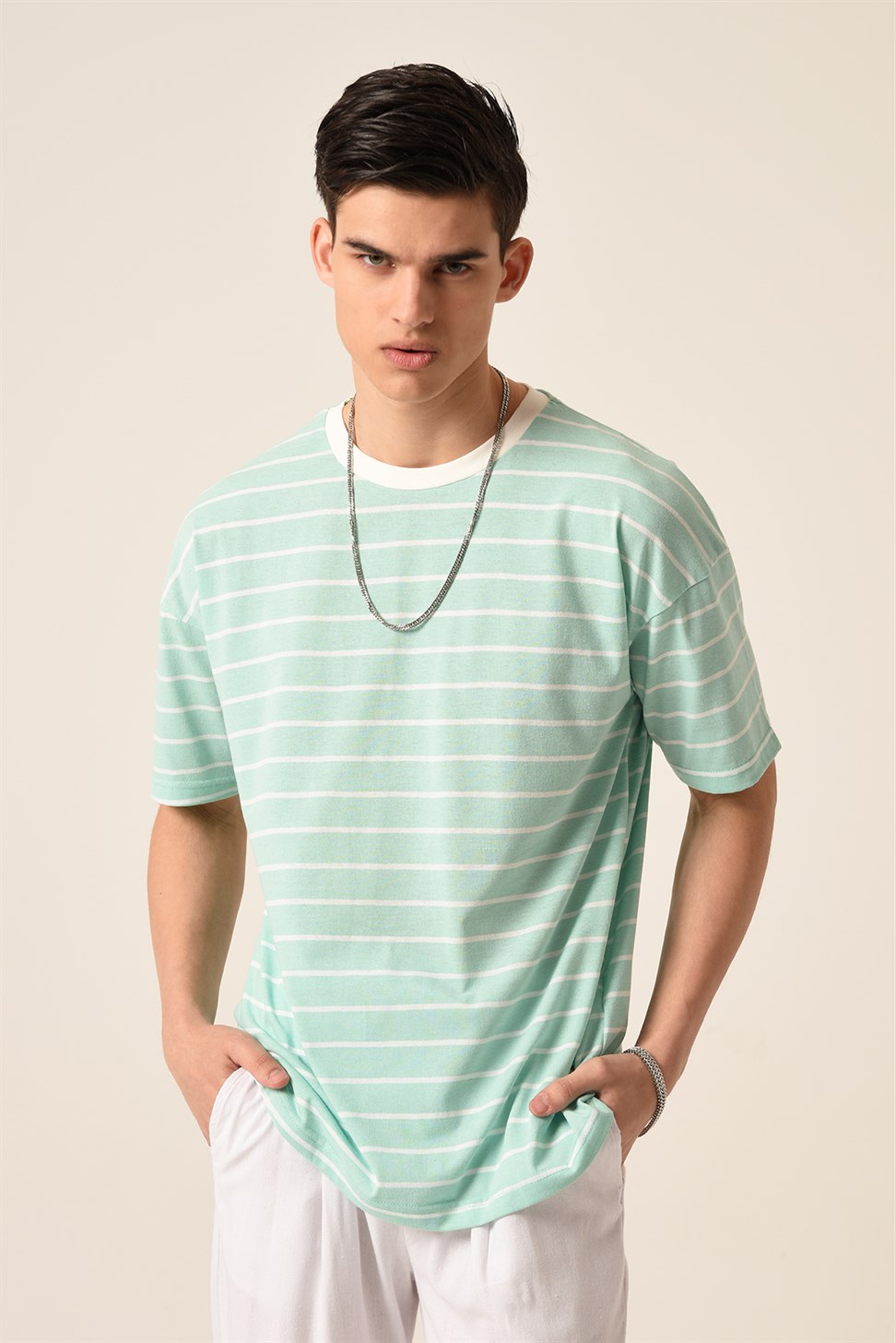 تي شيرت مخطط كبير الحجم