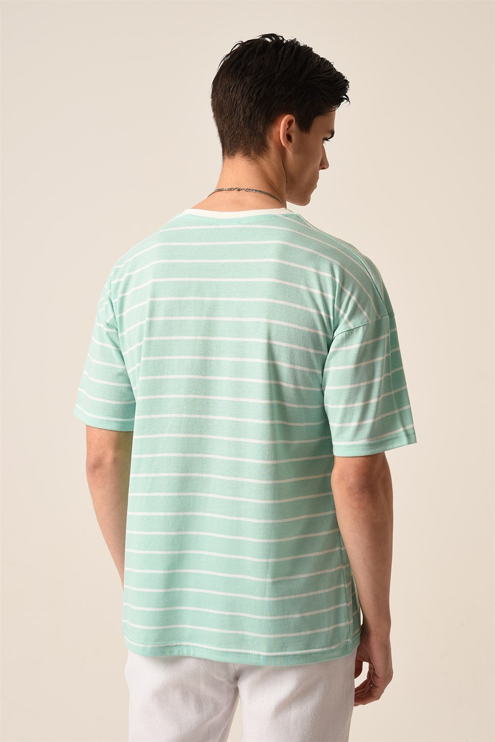 تي شيرت مخطط كبير الحجم