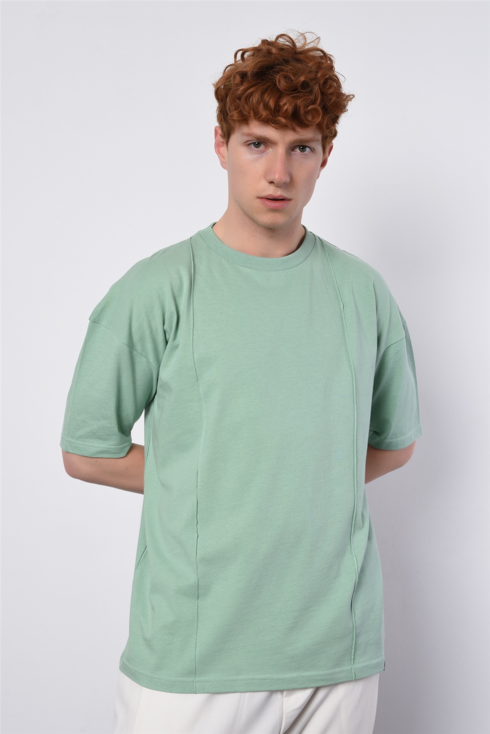 تي شيرت برقبة دائرية مقاس كبير