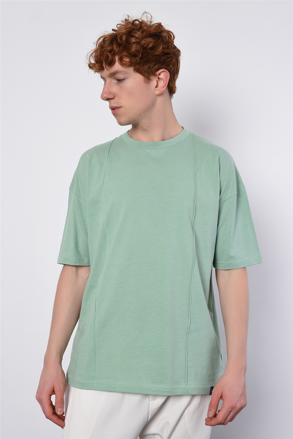 تي شيرت برقبة دائرية مقاس كبير