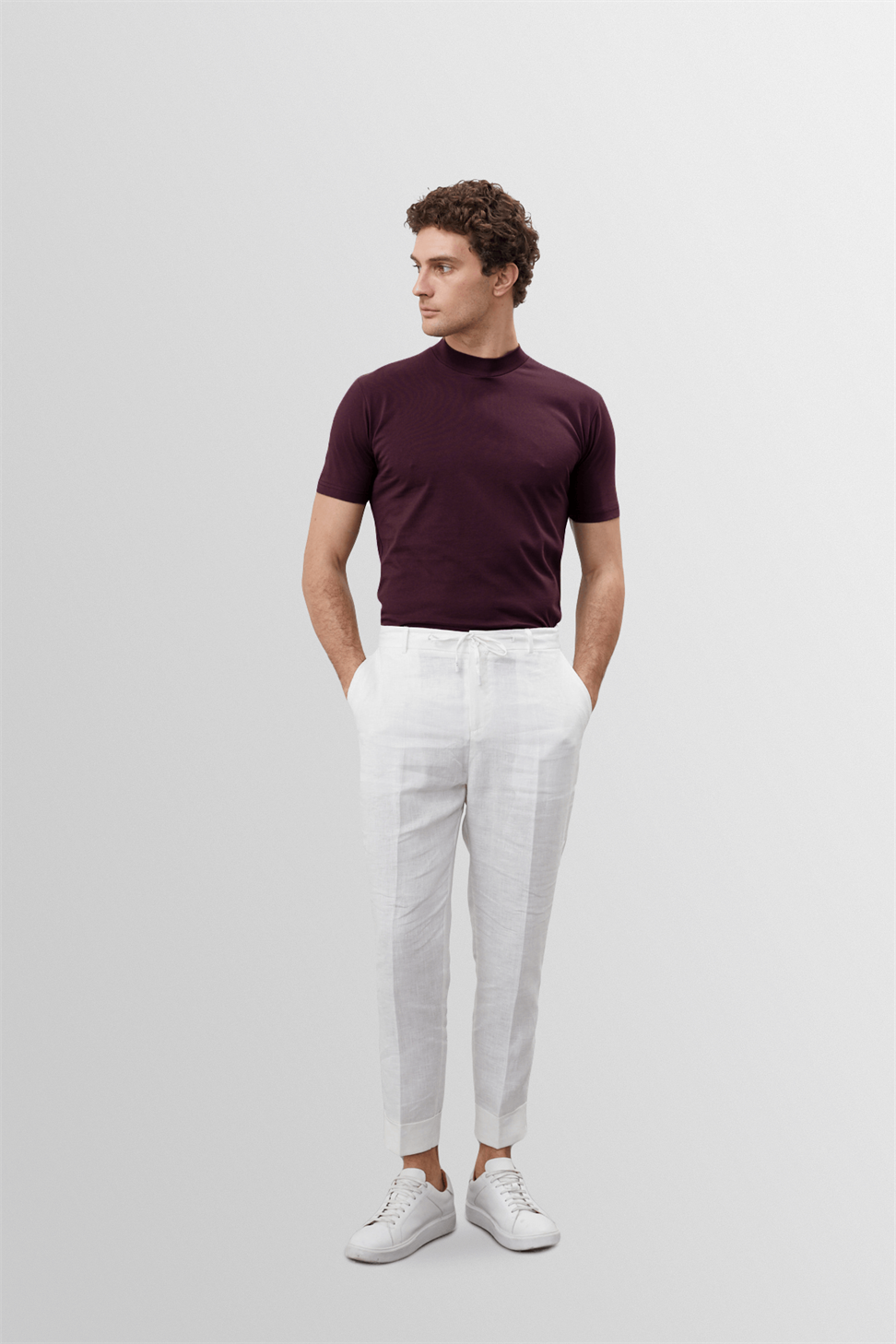 تي شيرت أساسي بقصة ضيقة