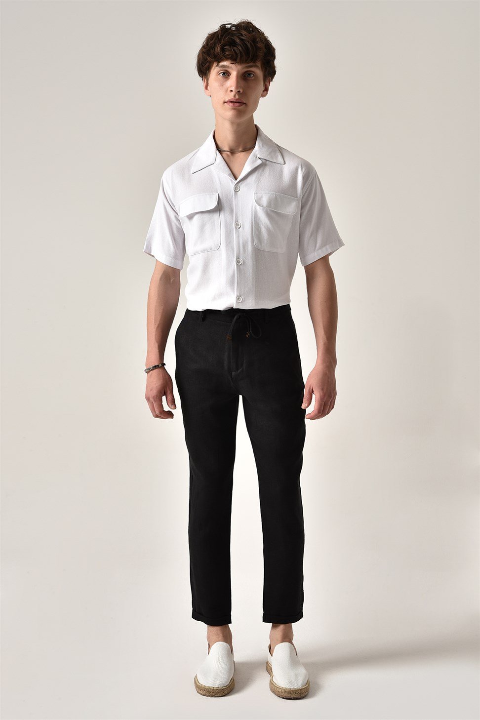 بنطال كتان برباط على الخصر