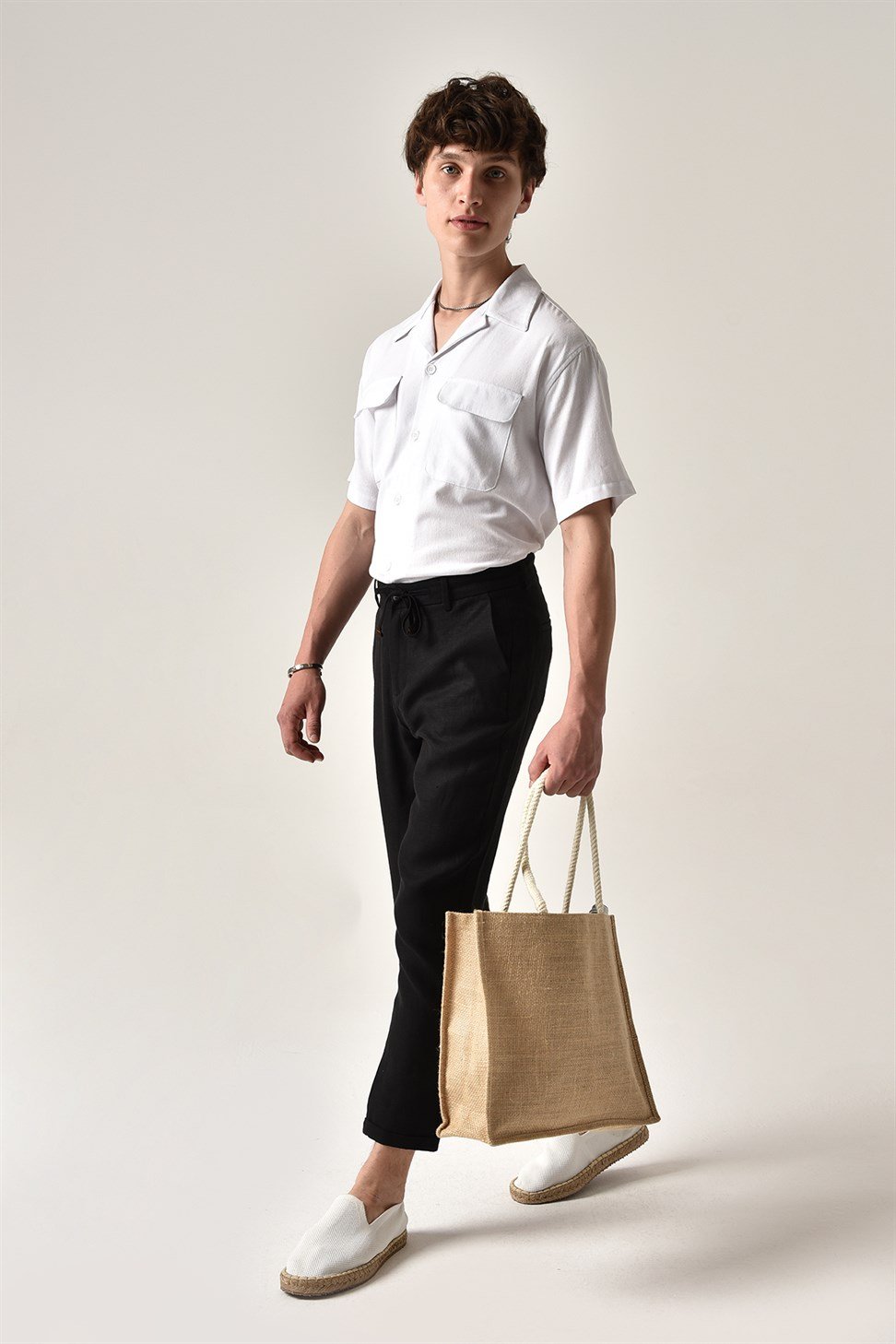 بنطال كتان برباط على الخصر