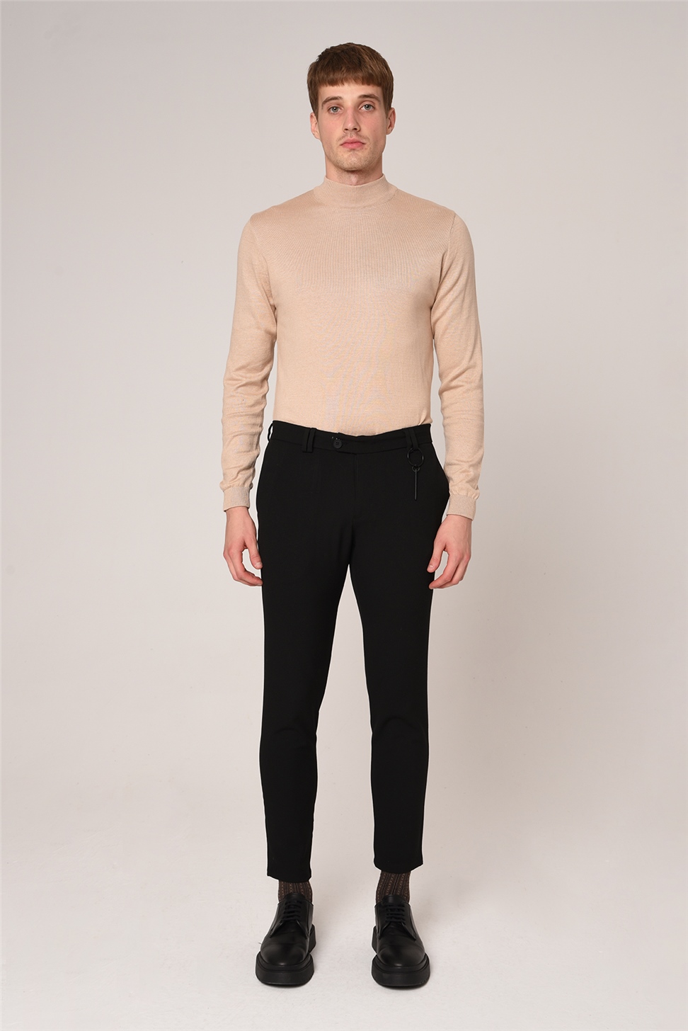 بنطال قطني بقصة ضيقة للرجال