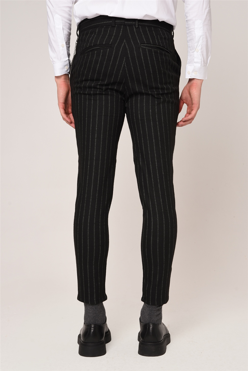بنطلون مخطط بقصة ضيقة للرجال