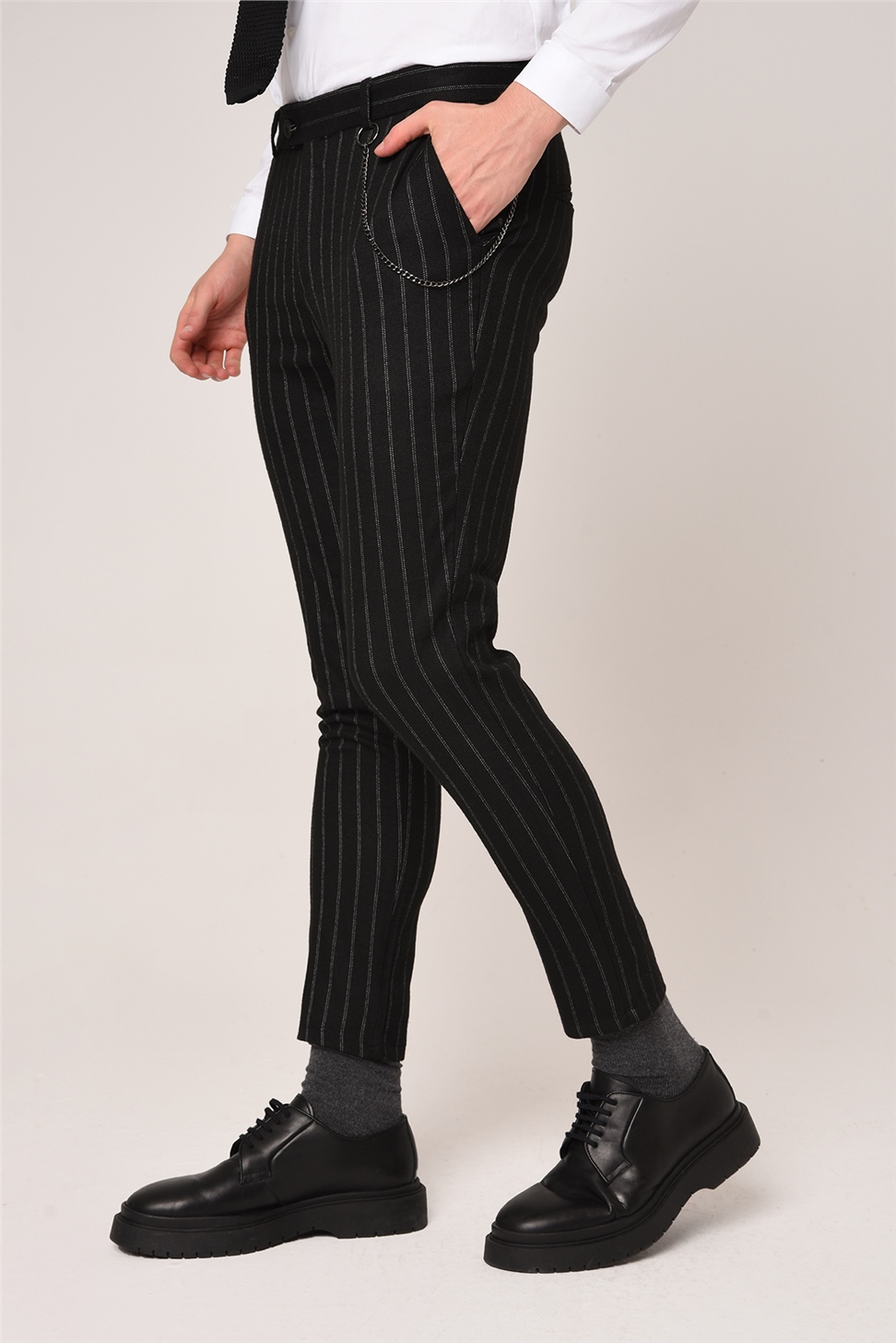 بنطلون مخطط بقصة ضيقة للرجال