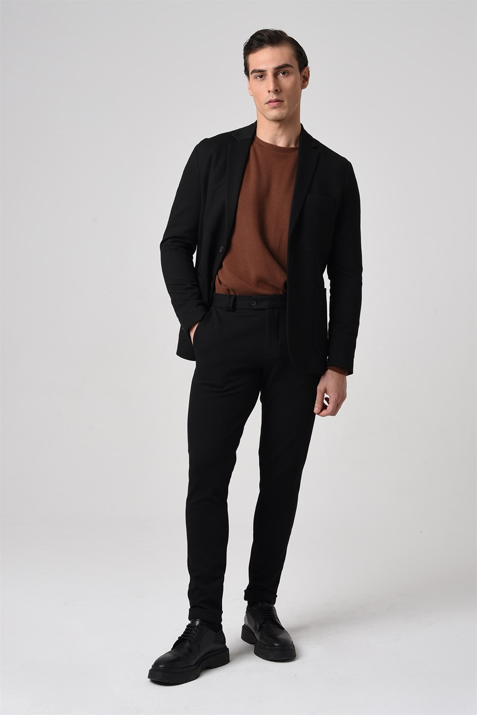 بنطال ذو قصة ضيقة للرجال بساقين مزدوجة