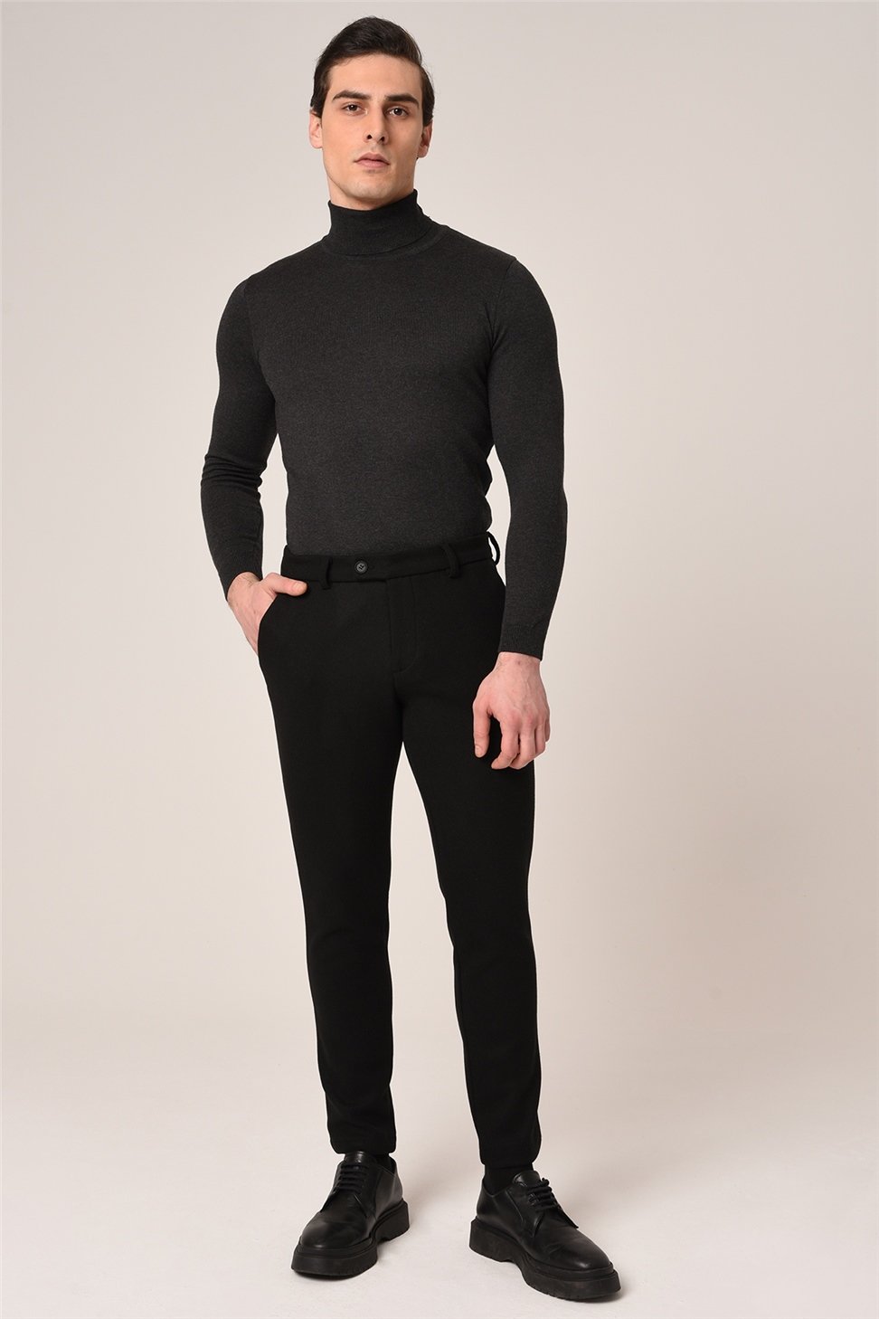 بنطال كاشيه بقصة ضيقة للرجال