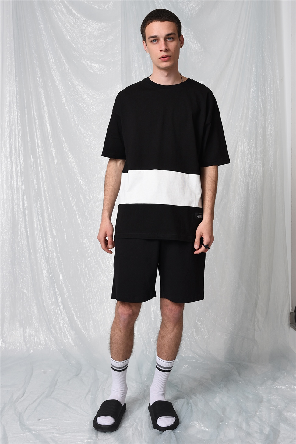 تي شيرت مخطط أحادي اللون كبير الحجم