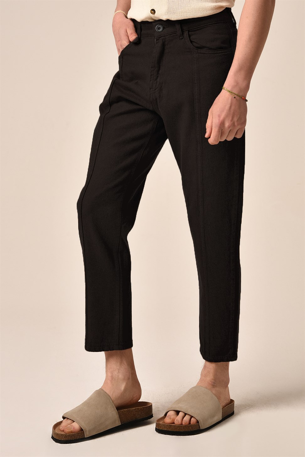 بنطال مخطط مفصل