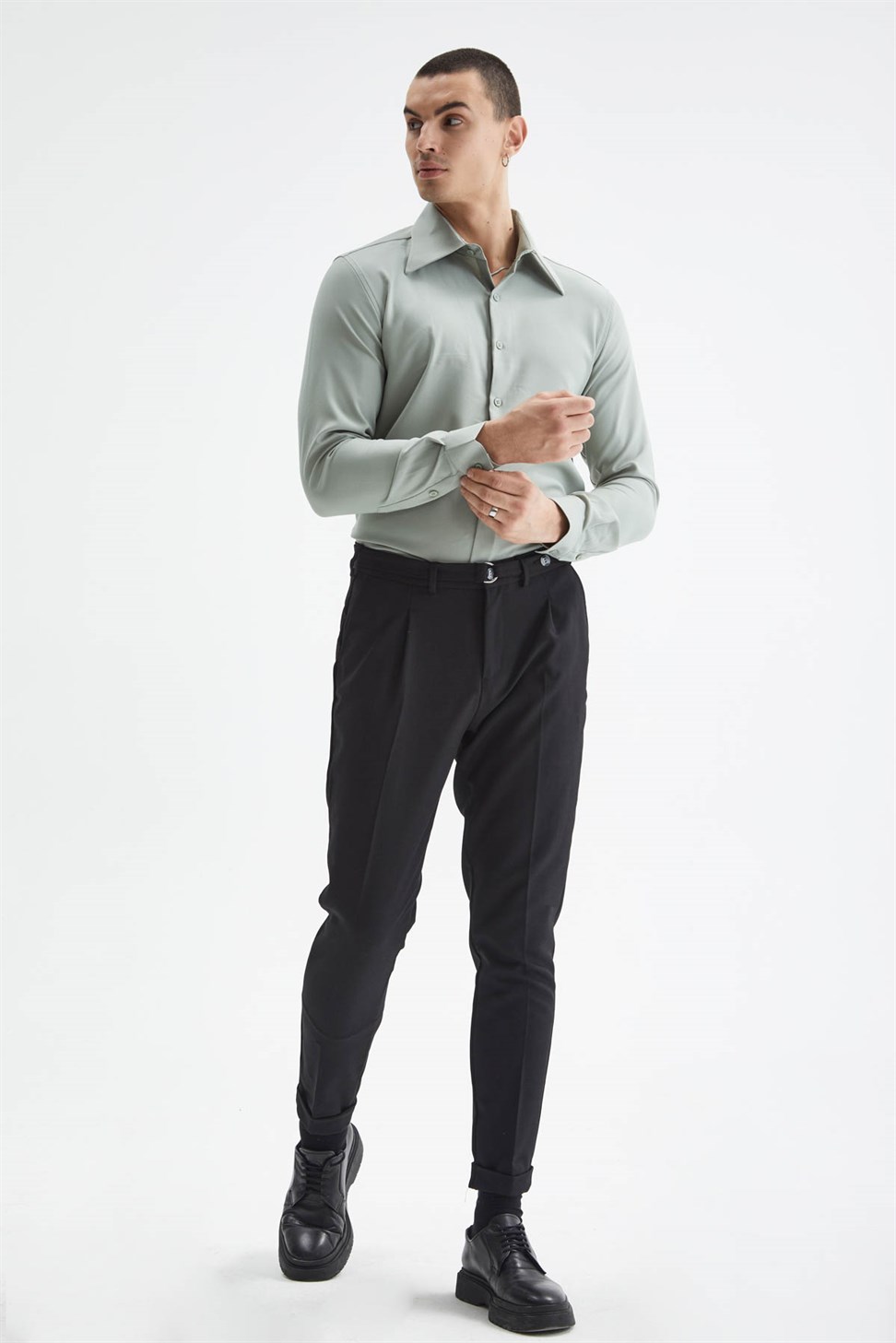 بنطلون مطوي بحزام عالي الخصر