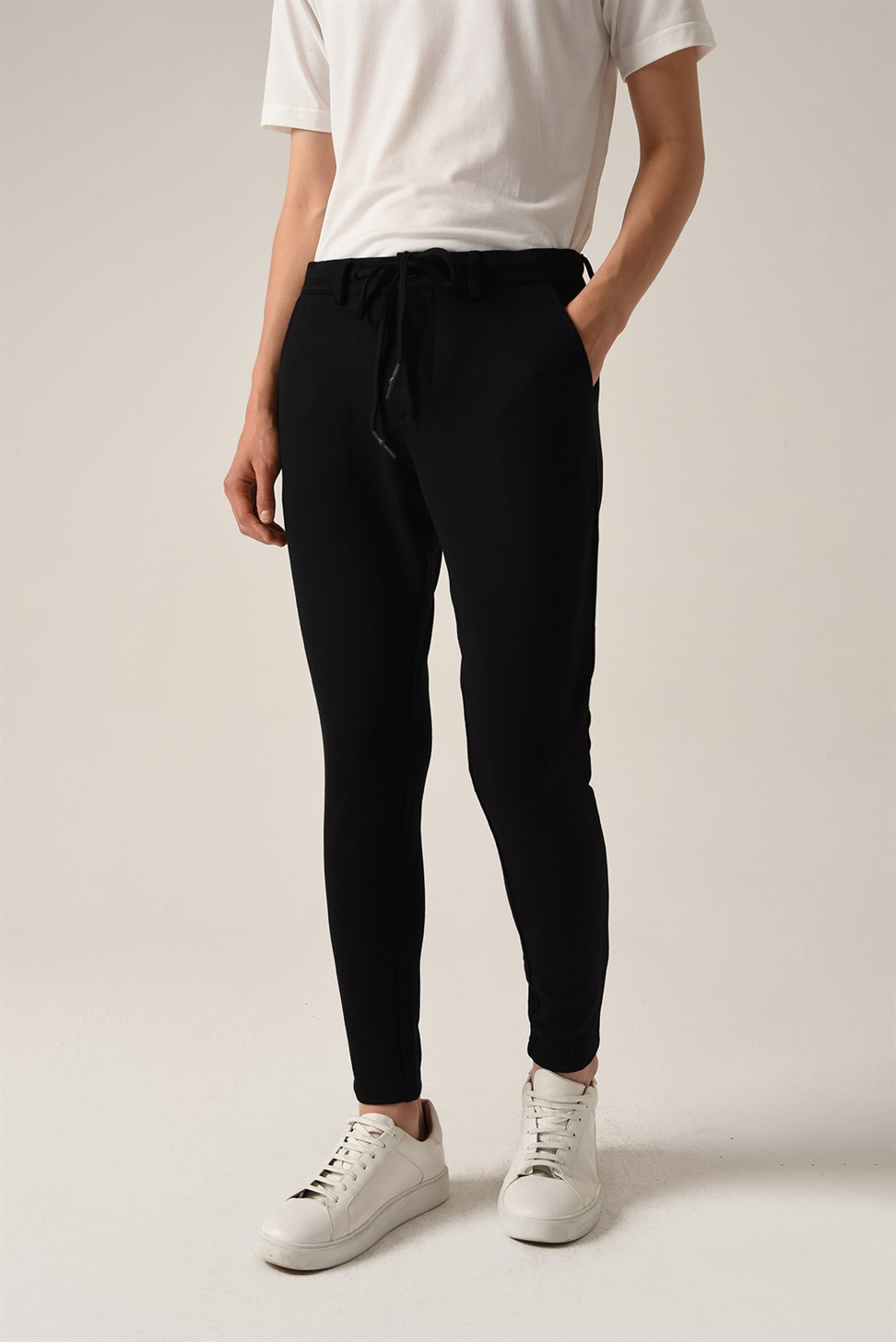 بنطلون خصر عالي الخصر برباط